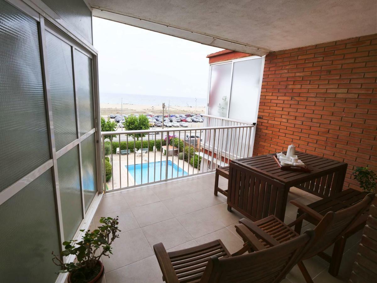 Apartamento Maraka Playa Castelldefels Exterior photo